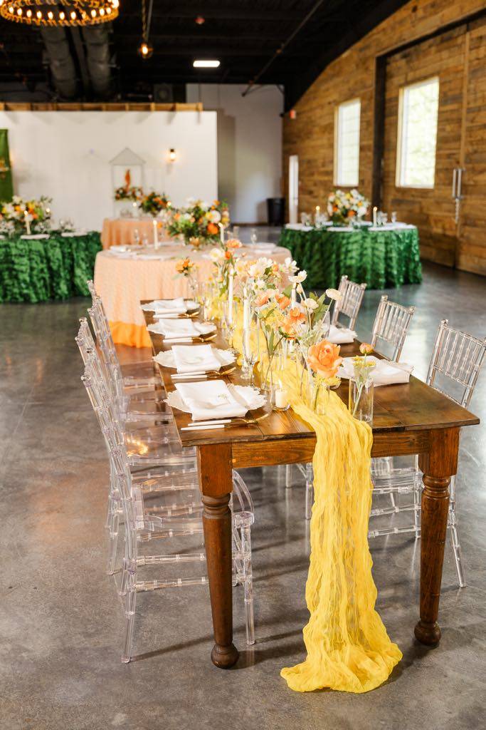 Yellow and dark green farmhouse garden wedding, Yellow and white florals