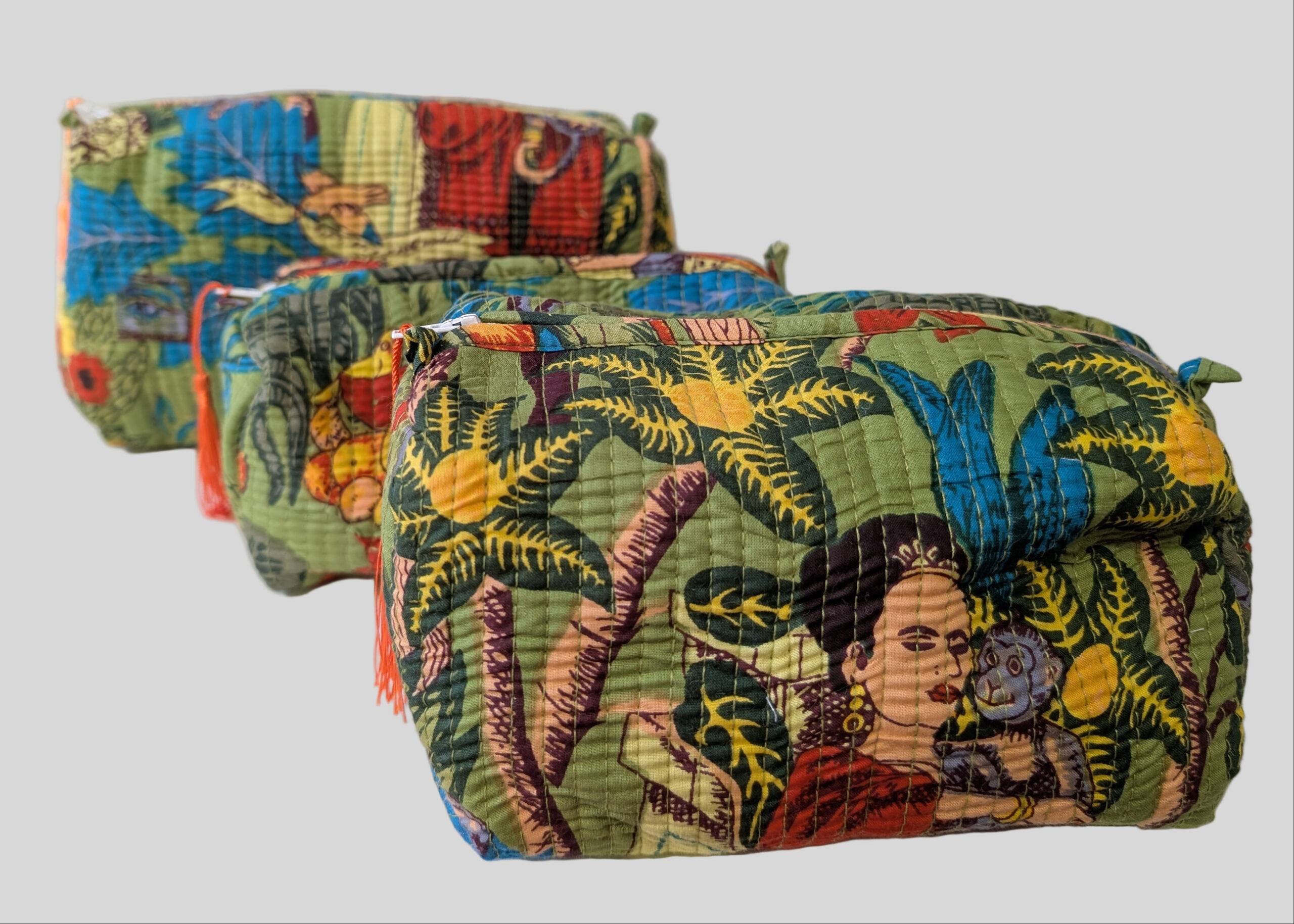 zippered toiletry bags S, M, L sizes waterproof lining with 2 in-built pockets inside